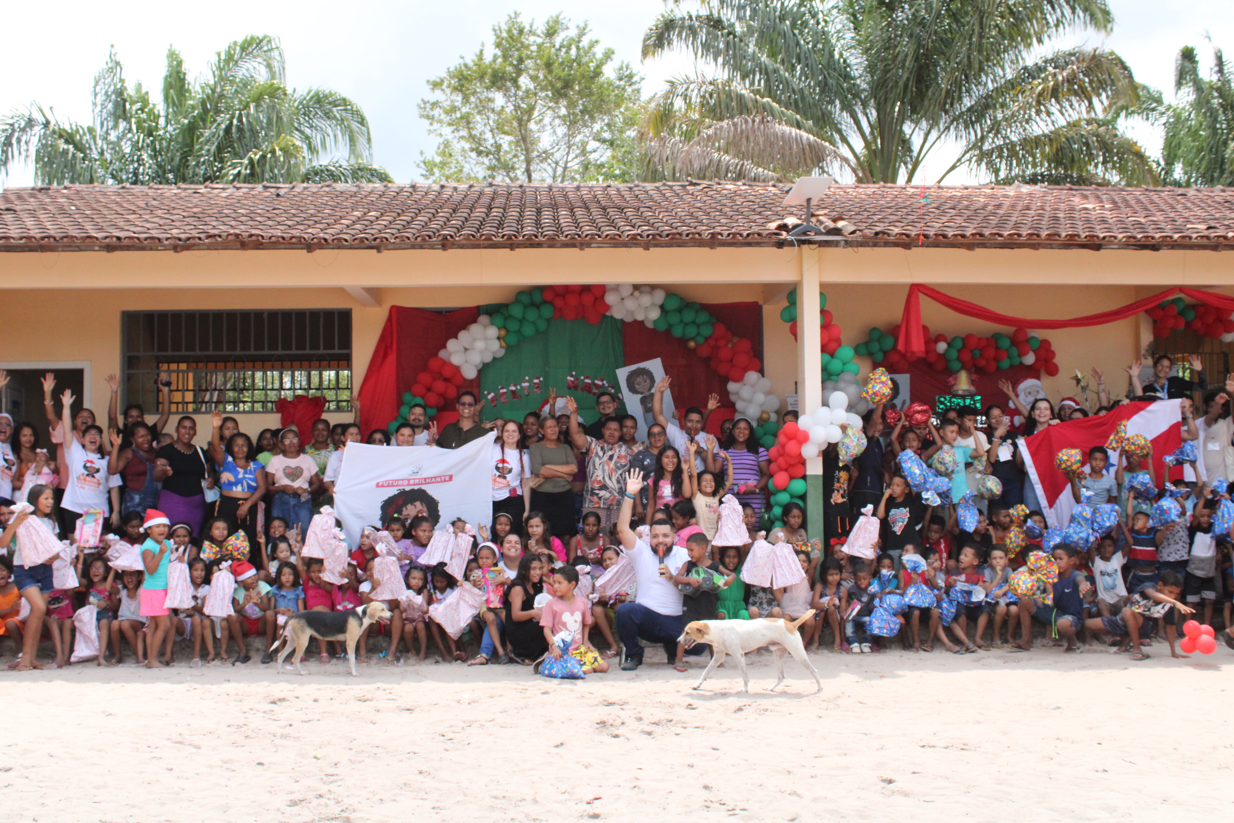 A ação reuniu estudantes, profissionais e voluntários de diversas áreas em um dia dedicado a levar saúde, educação e lazer aos moradores da vila Cruzeirinho